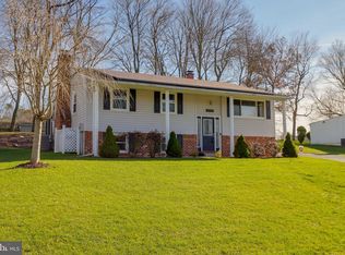5909 Forest Ct, Sykesville, MD 21784