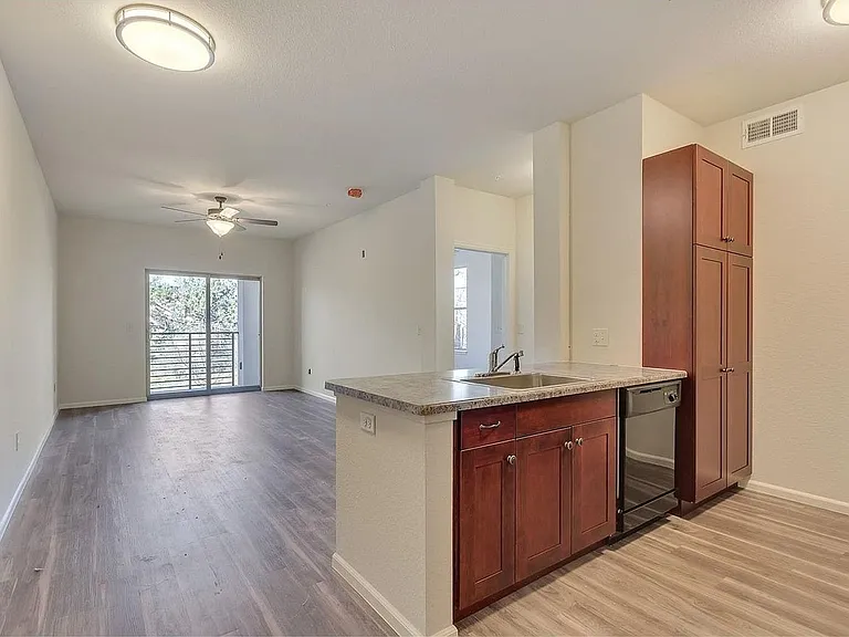 1230 Pierce St — Photo 4