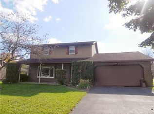 2352 Minnie Ln, Allentown, PA 18104