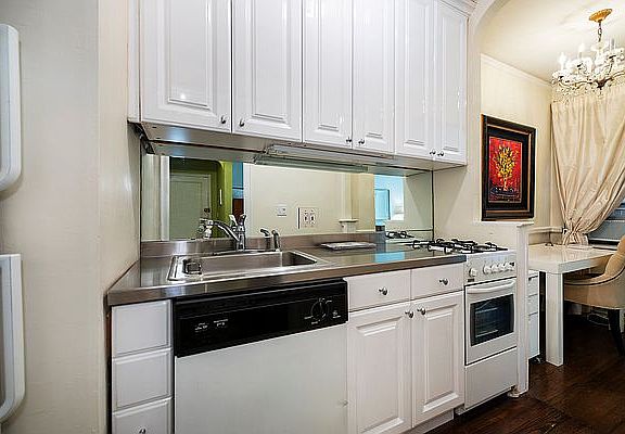 2nd image of 325 E 77th St APT 3F
