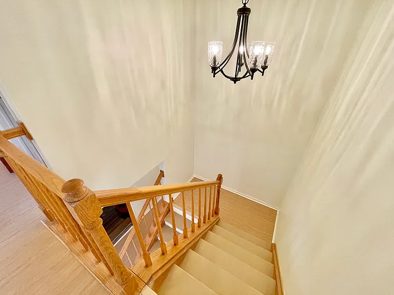 928 Stratford Ct — Photo 12