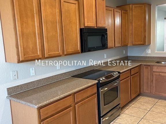 5th image of 15426 W Mackenzie Dr