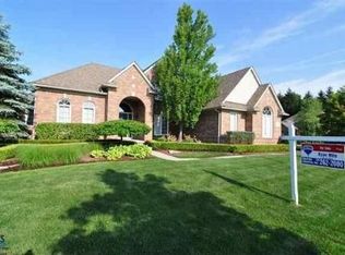 55415 Belmont Dr, Shelby Township, MI