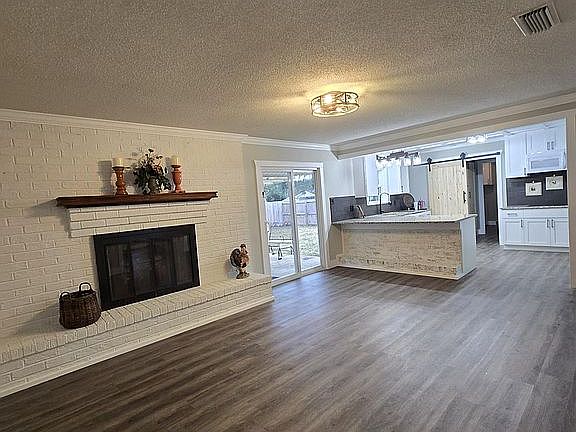 4th image of 712 2nd Ave