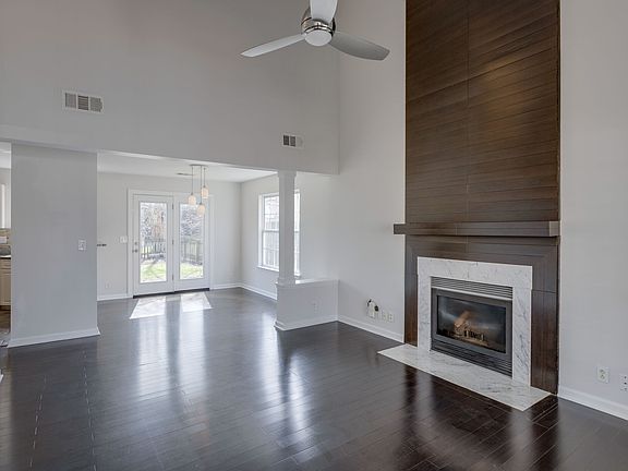 3rd image of 3136 Langley Dr