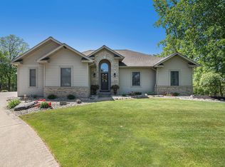 13481 Bryson Ct, Fenton, MI 48430