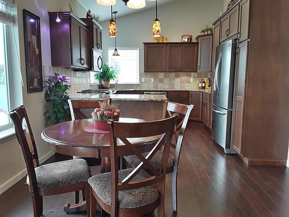2nd image of 1804 E Warbler Ln