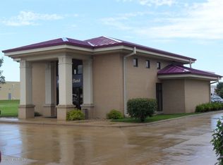 900 18th Ave NW, Austin, MN 55912