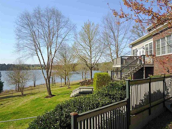 2nd image of 179 Stoneridge Dr
