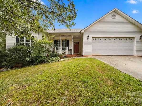 4917 Pond Ct, Conover, NC 28613