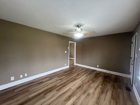 3rd image of 132 Dave Dr