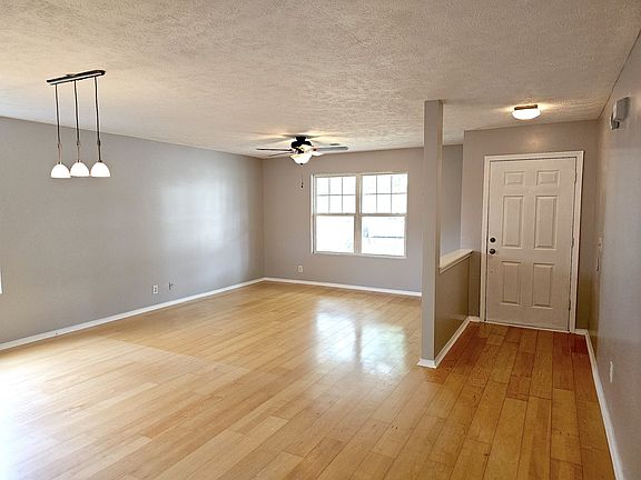 5th image of 2861 Park Knoll Dr