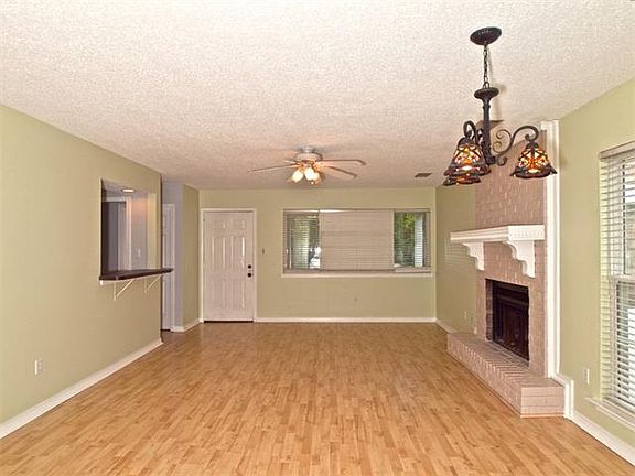 2nd image of 33 Hollycrest Blvd #00