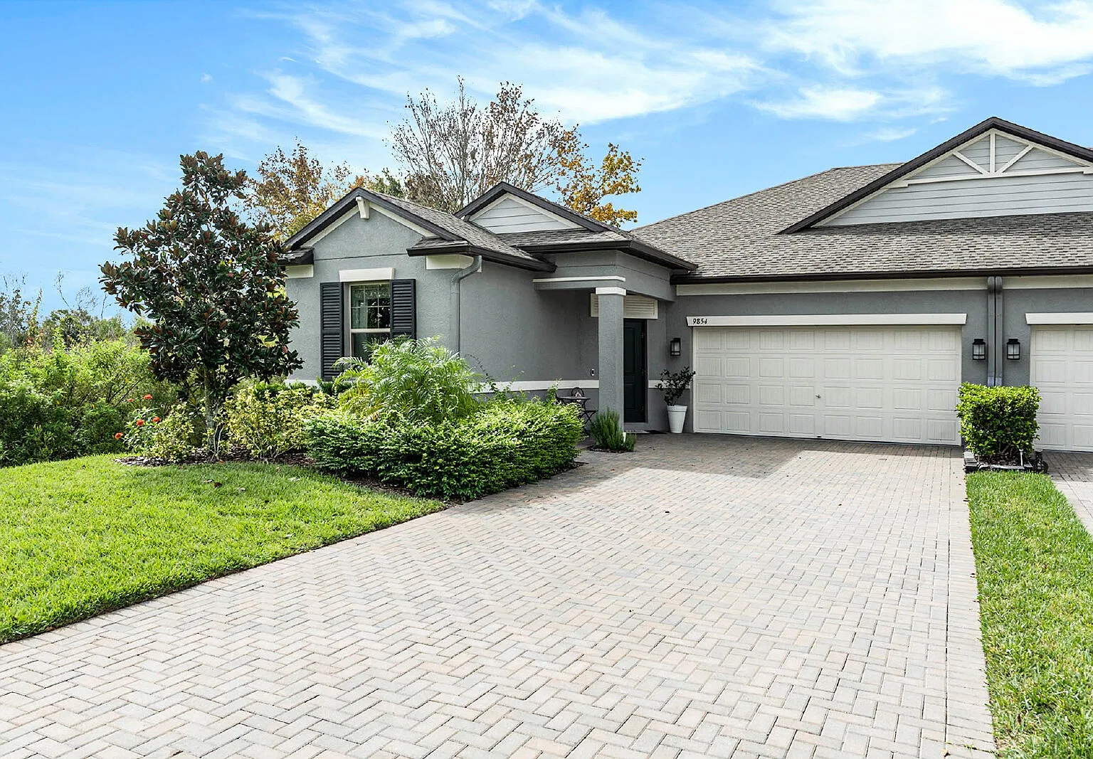 3 bed, 2.0 bath, 1968 sqft, $2,500 — Photo 1