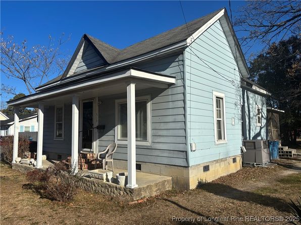 713 E Divine St, Dunn, NC 28334
