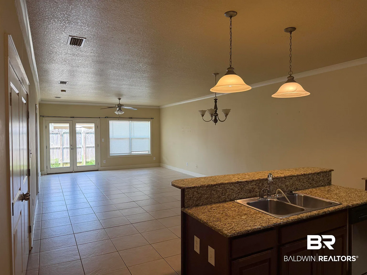 2 bed, 2.0 bath, 1328 sqft, $1,750 — Photo 2