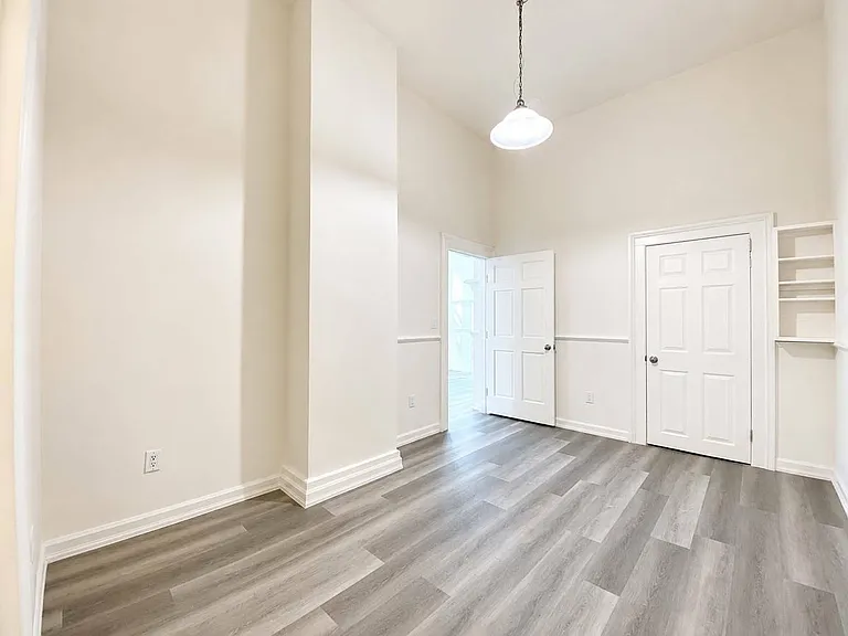 243 Waller St — Photo 14
