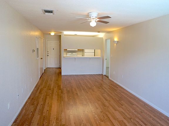 2nd image of 527 Southwest Pkwy APT 303