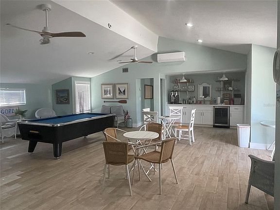 5th image of 1001 W MARION AVENUE #8