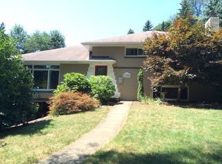 1082 Lindendale Dr, Pittsburgh, PA 15243