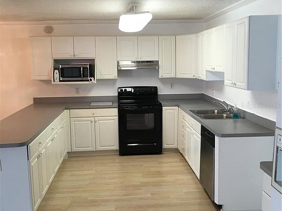 5th image of 10998 Oakhaven Dr