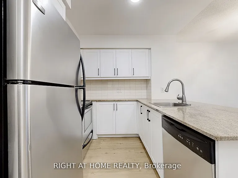 27 Rean Dr #605 — Photo 6