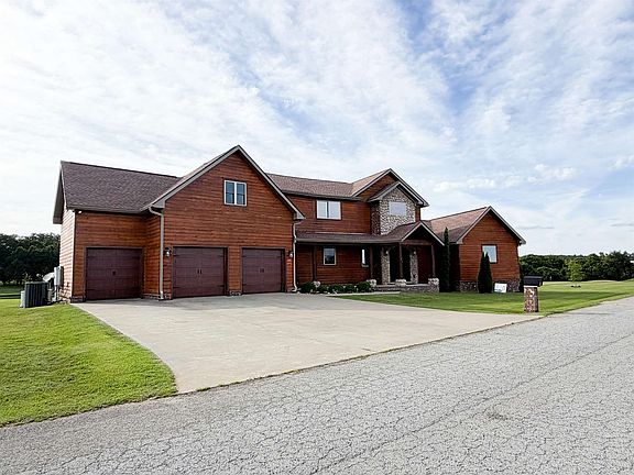 4th image of 95 Firethorne Ln