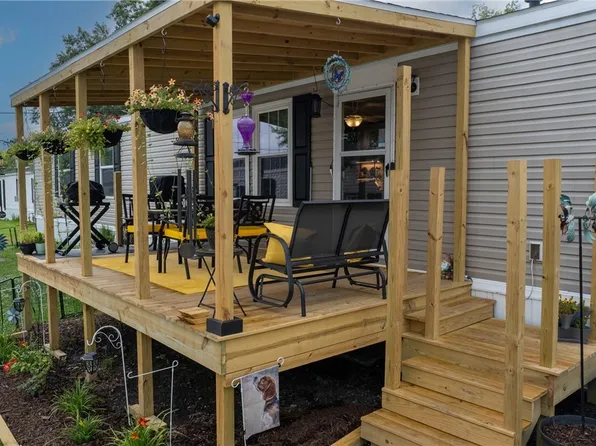 7 Thrush Ln, Lake Milton, OH 44429