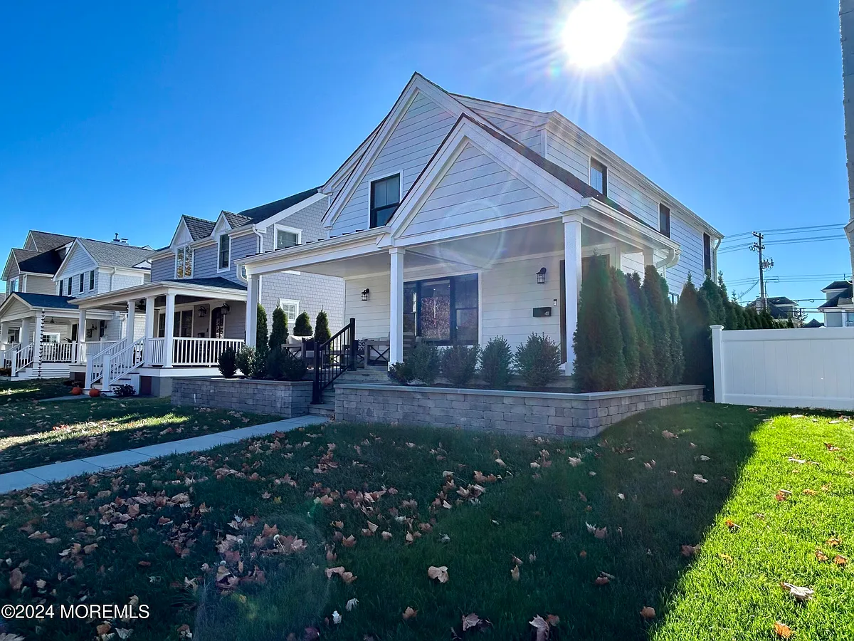 Building Photo - 411 Sylvania Ave
