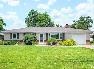 4611 W Crystal Ave, Bartonville, IL 61607