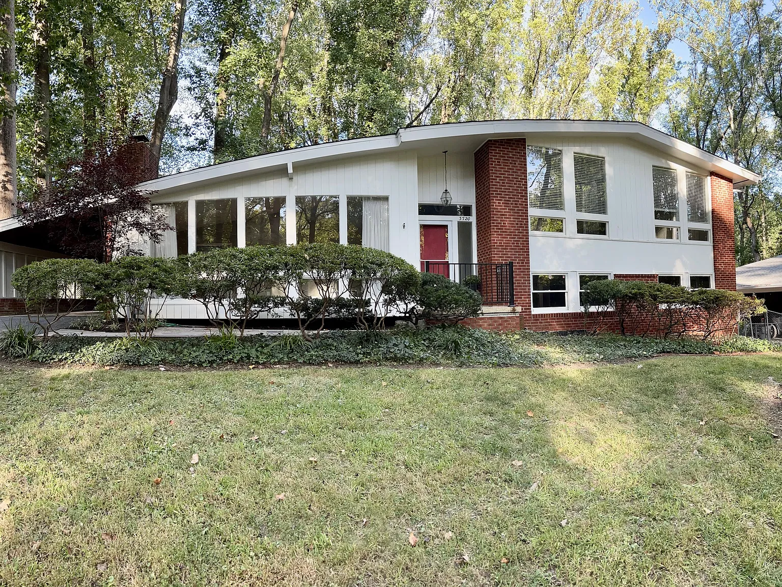 5 bed, 2035 sqft, $4,000 — Photo 1