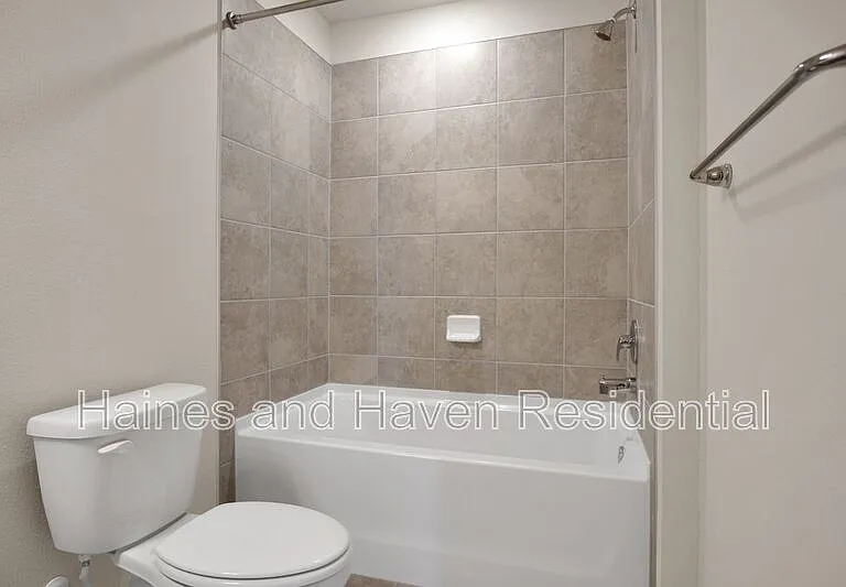 4292 Chester Springs Blvd — Photo 28