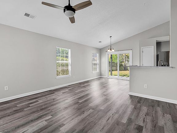 4th image of 4809 Brookside Ln.