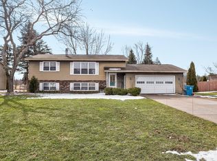 11158 Canyon Creek Dr, Zeeland, MI 49464