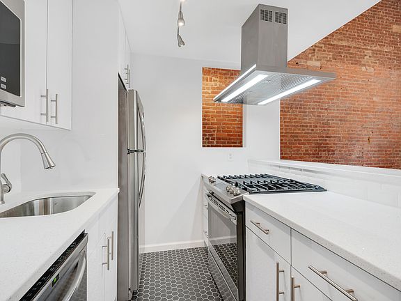 5th image of 342 W 85th St APT 1C