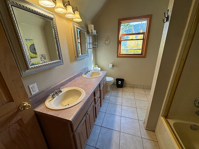 358 Peterson Dr — Photo 14