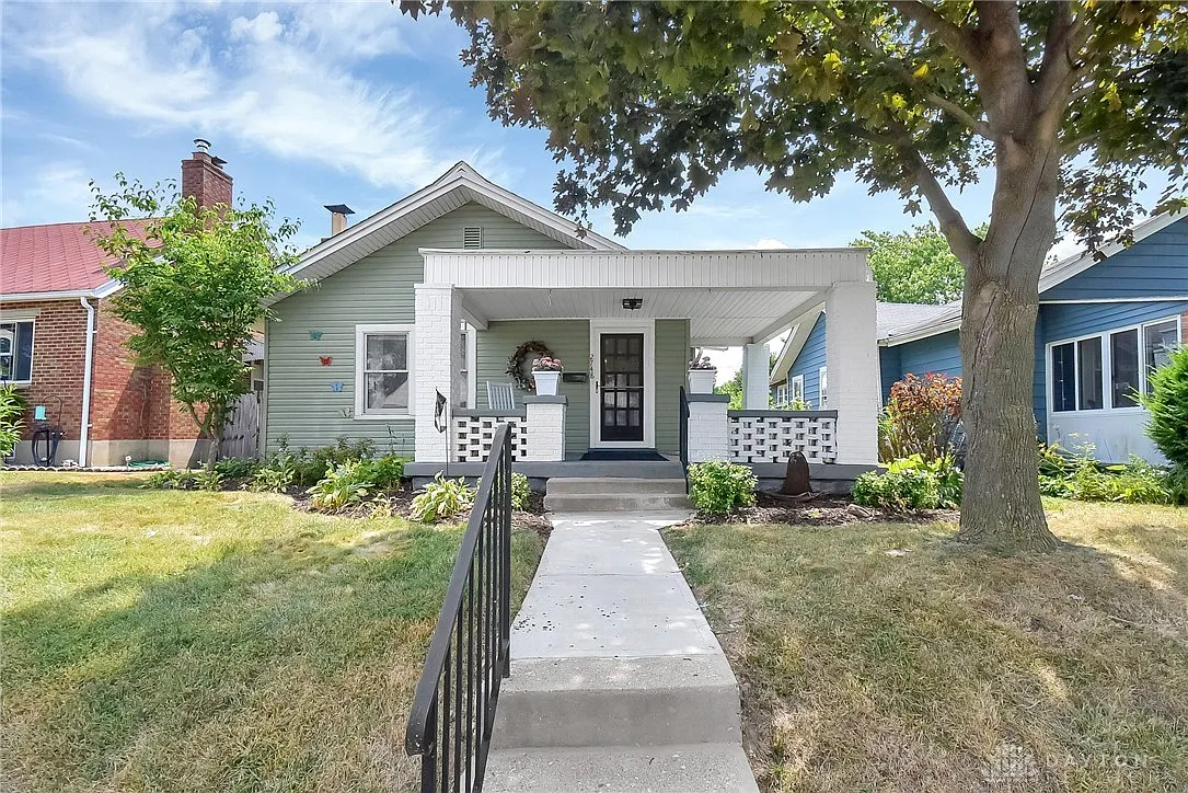 2748 Springmont Ave photo 1