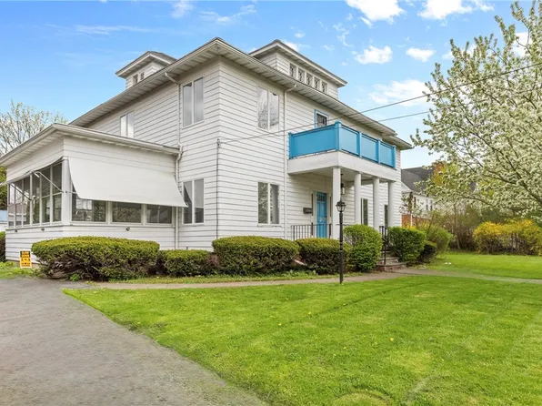 3 Holley St, Lyons, NY 14489