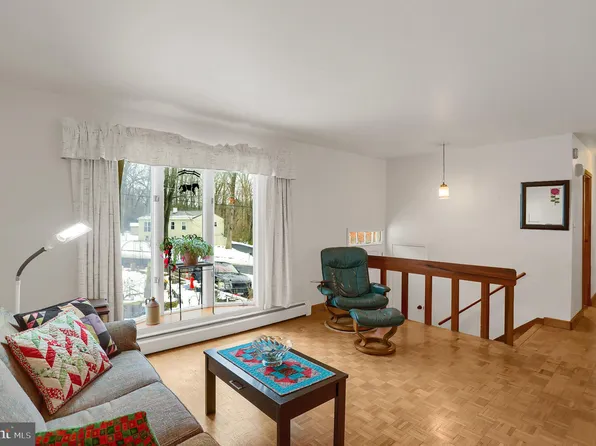 2107 N Oak Ln, State College, PA 16803