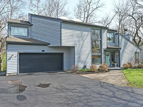 2 Stoney Creek Ln, Terrace Park, OH 45174