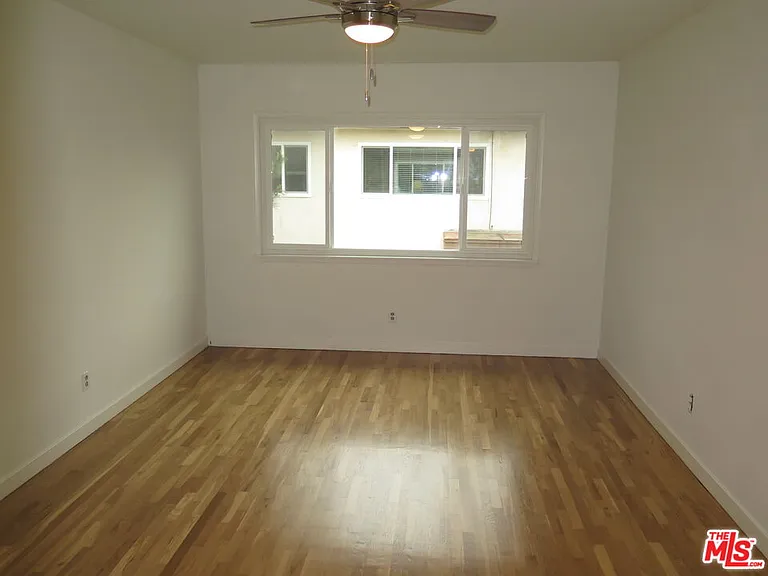 2221 Ocean Park Blvd #5 — Photo 2