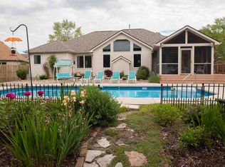 2103 Deer Lodge Dr, Fort Wayne, IN