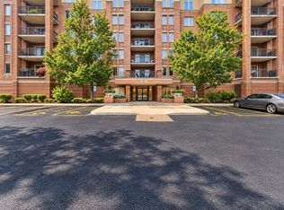 635 Perrie Dr APT 605, Elk Grove Village, IL 60007