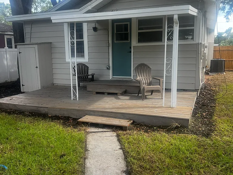 4624 Iris St N — Photo 22
