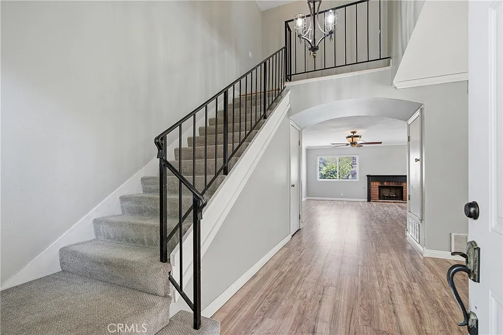 4 bed, 2103 sqft, $4,250 — Photo 3