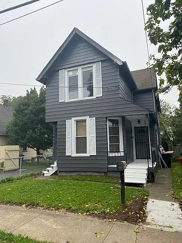 1215 Rowley Ave #2 Photo 1