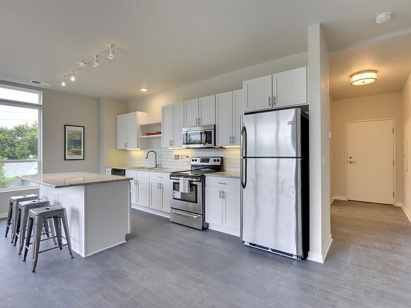 3rd image of 4101 W 31st St APT 207
