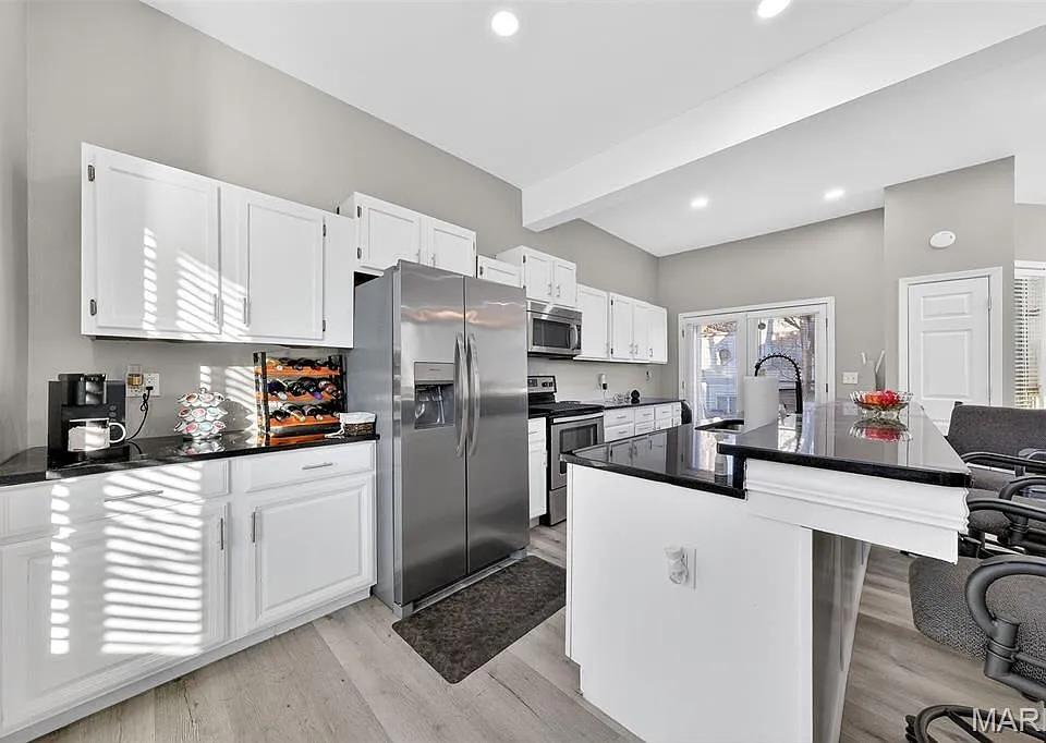 28 Columbus Square Dr