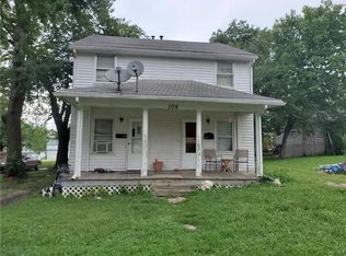 106 W Shawnee St, Paola, KS 66071