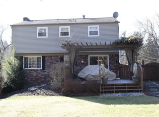2600 Autumnwood Dr, Glenshaw, PA 15116